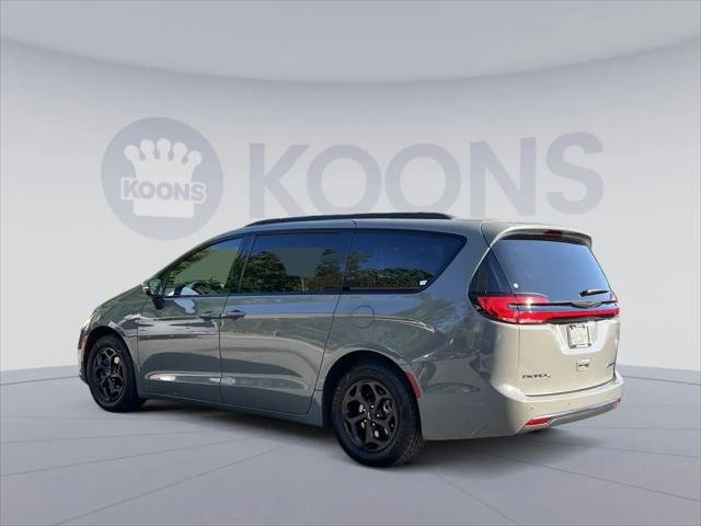 2023 Chrysler Pacifica Hybrid Touring L