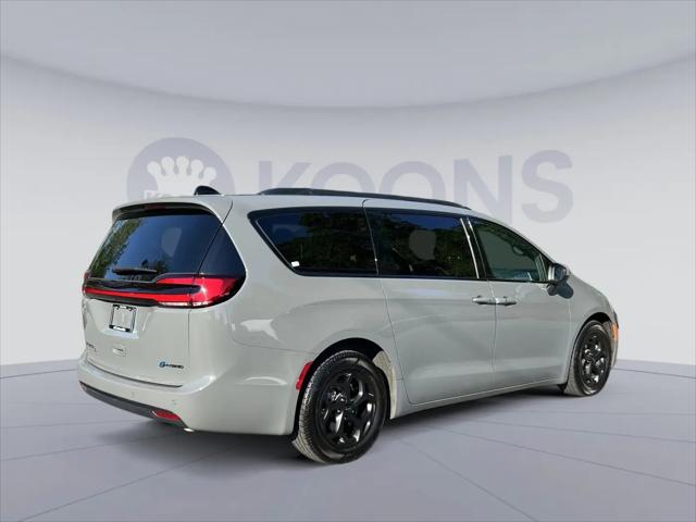 2023 Chrysler Pacifica Hybrid Touring L