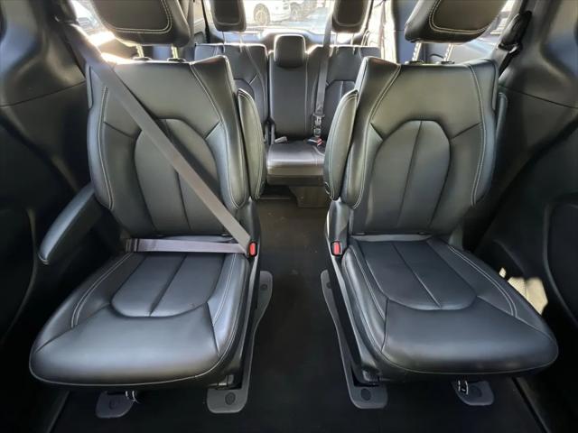 2023 Chrysler Pacifica Hybrid Touring L