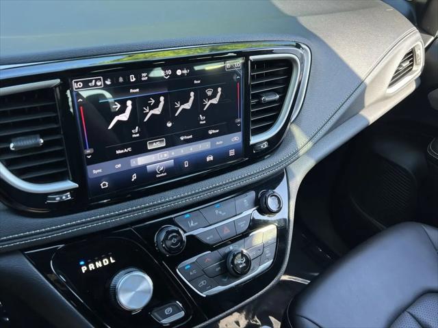 2023 Chrysler Pacifica Hybrid Touring L