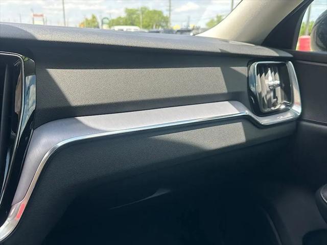 2024 Volvo S60 B5 Core Dark Theme