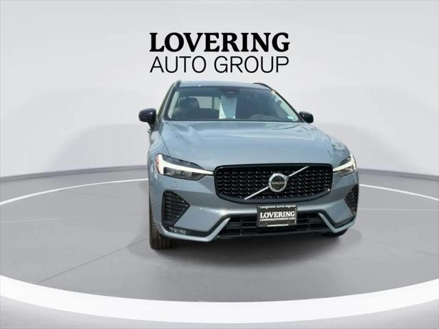 2023 Volvo XC60 B5 Plus Dark Theme