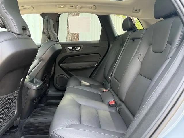 2023 Volvo XC60 B5 Plus Dark Theme