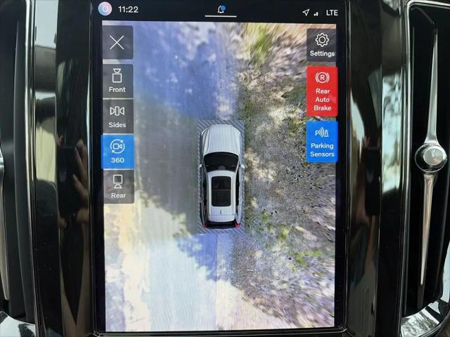 2023 Volvo XC60 B5 Plus Dark Theme