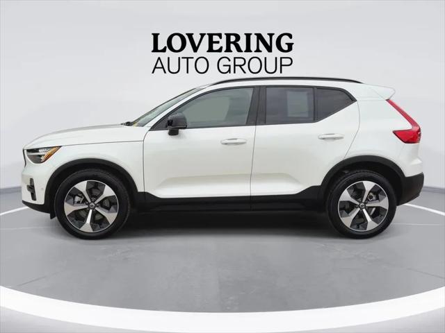 2026 Volvo XC40 Plus, B5 AWD Gas (mild hybrid), Dark