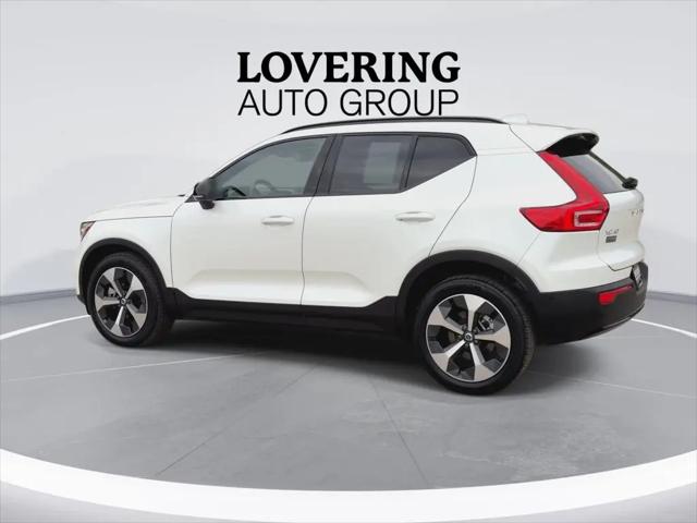 2026 Volvo XC40 Plus, B5 AWD Gas (mild hybrid), Dark
