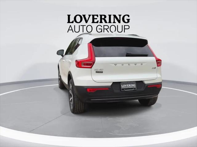 2026 Volvo XC40 Plus, B5 AWD Gas (mild hybrid), Dark