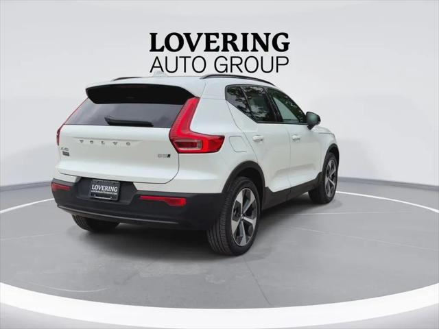 2026 Volvo XC40 Plus, B5 AWD Gas (mild hybrid), Dark