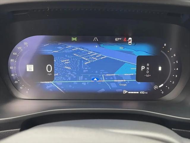 2026 Volvo XC40 Plus, B5 AWD Gas (mild hybrid), Dark