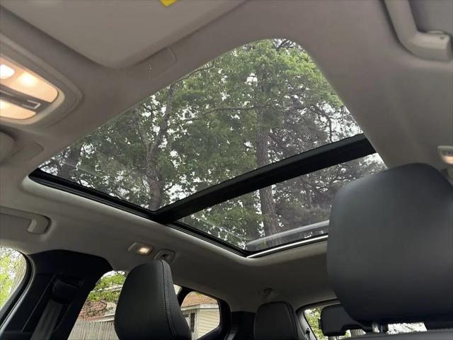 2026 Volvo XC40 Plus, B5 AWD Gas (mild hybrid), Dark