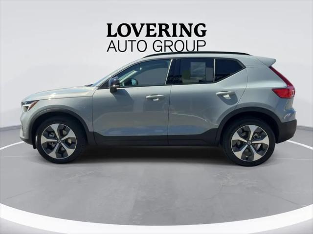 2026 Volvo XC40 Plus, B5 AWD Gas (mild hybrid), Dark