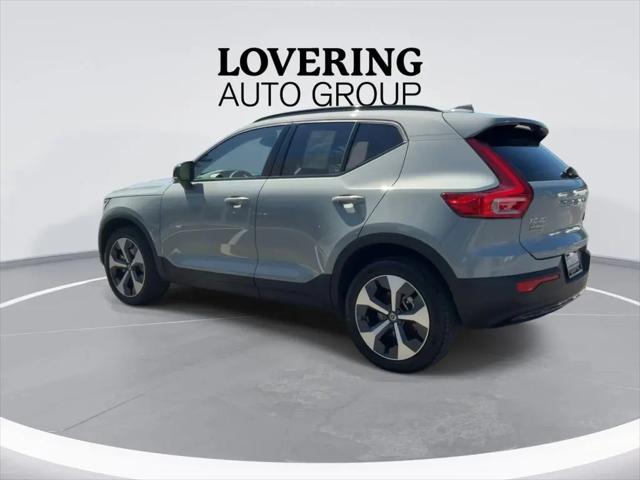 2026 Volvo XC40 Plus, B5 AWD Gas (mild hybrid), Dark