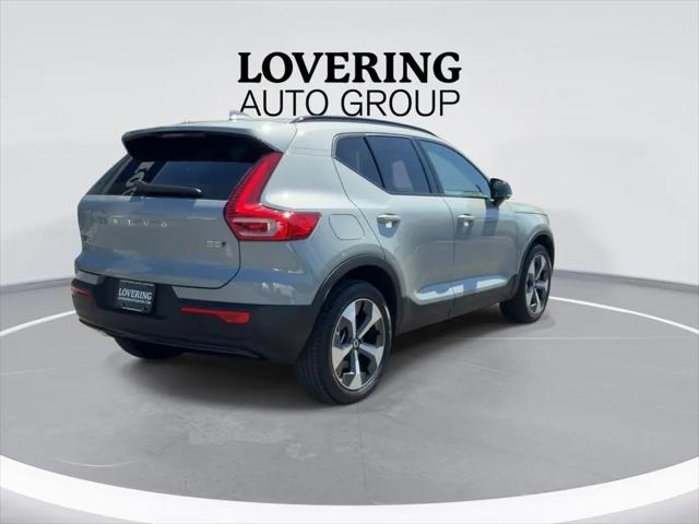 2026 Volvo XC40 Plus, B5 AWD Gas (mild hybrid), Dark