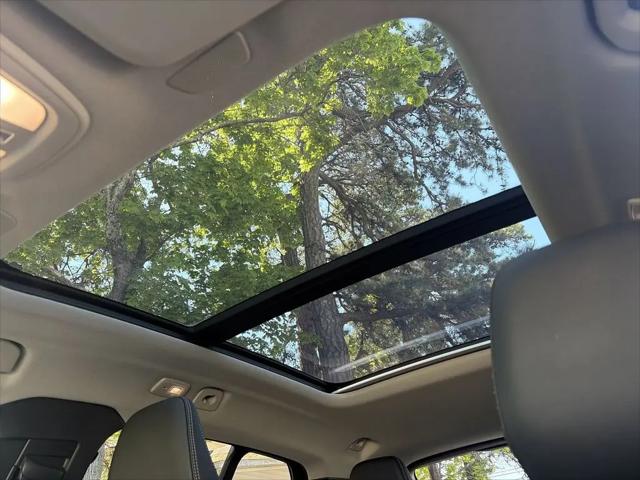 2026 Volvo XC40 Plus, B5 AWD Gas (mild hybrid), Dark