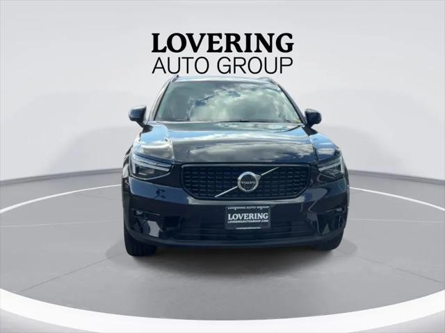 2026 Volvo XC40 Plus, B5 AWD Gas (mild hybrid), Dark