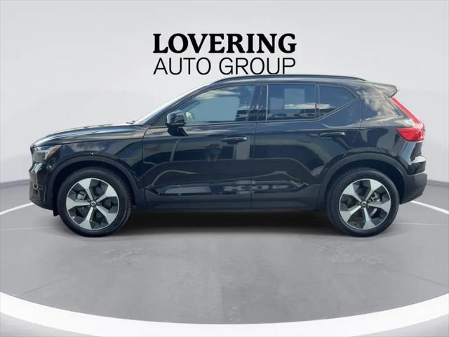 2026 Volvo XC40 Plus, B5 AWD Gas (mild hybrid), Dark
