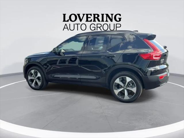2026 Volvo XC40 Plus, B5 AWD Gas (mild hybrid), Dark