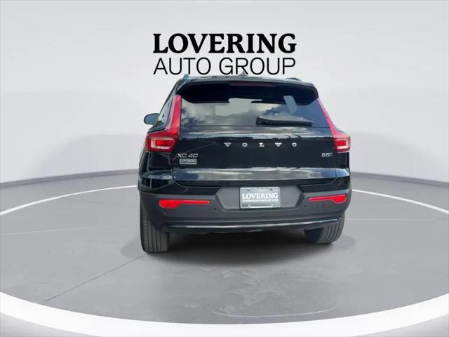 2026 Volvo XC40 Plus, B5 AWD Gas (mild hybrid), Dark