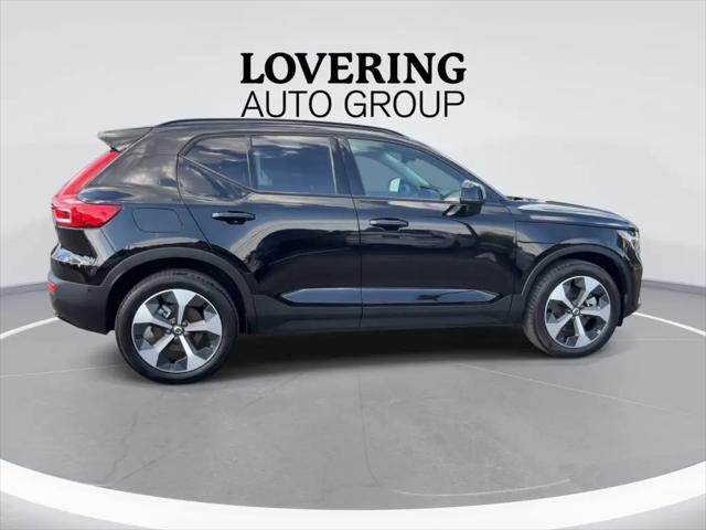 2026 Volvo XC40 Plus, B5 AWD Gas (mild hybrid), Dark