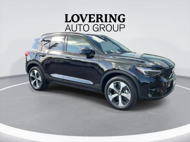 2026 Volvo XC40 Plus, B5 AWD Gas (mild hybrid), Dark