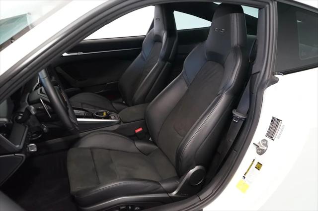 2022 Porsche 911 Carrera 4 GTS