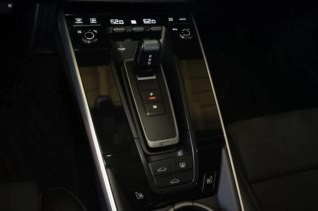 2022 Porsche 911 Carrera 4 GTS