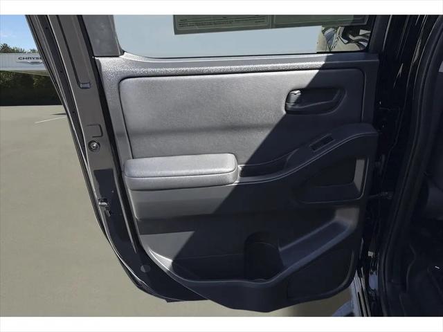 2022 Nissan Frontier Crew Cab S 4x2