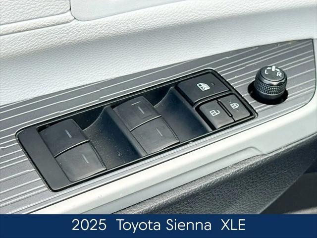 2025 Toyota Sienna XLE