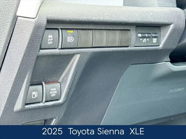 2025 Toyota Sienna XLE