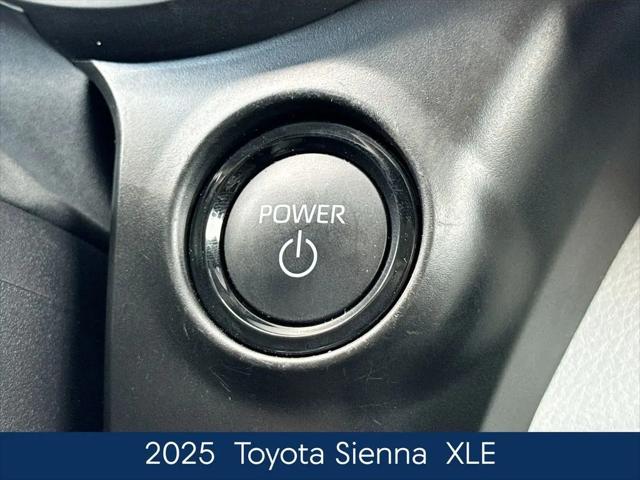 2025 Toyota Sienna XLE