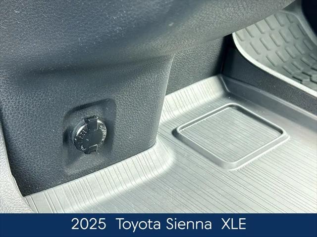 2025 Toyota Sienna XLE