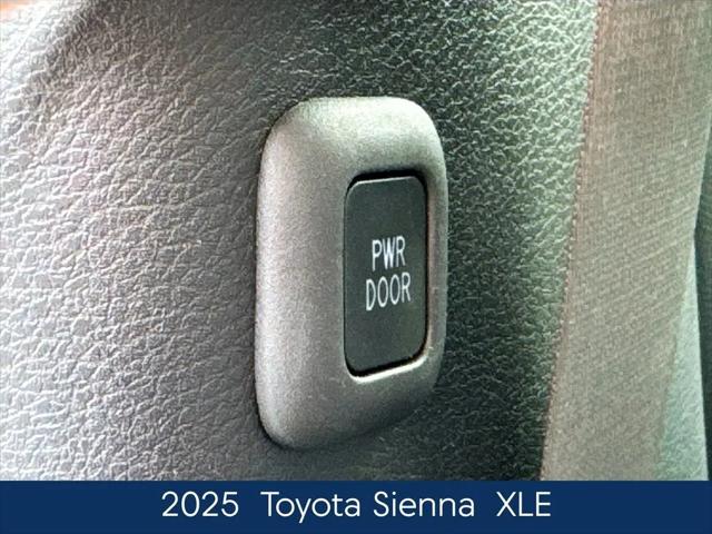 2025 Toyota Sienna XLE