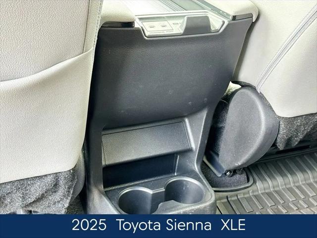 2025 Toyota Sienna XLE