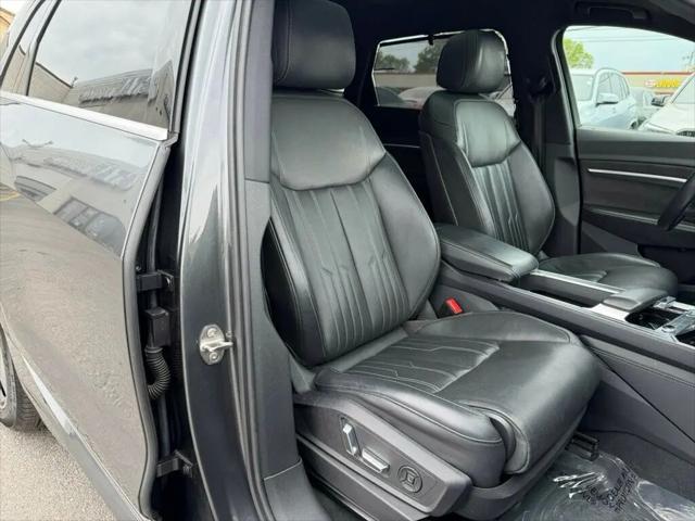 2019 Audi e-tron Premium Plus