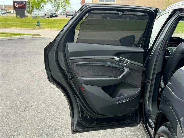 2019 Audi e-tron Premium Plus
