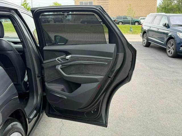 2019 Audi e-tron Premium Plus