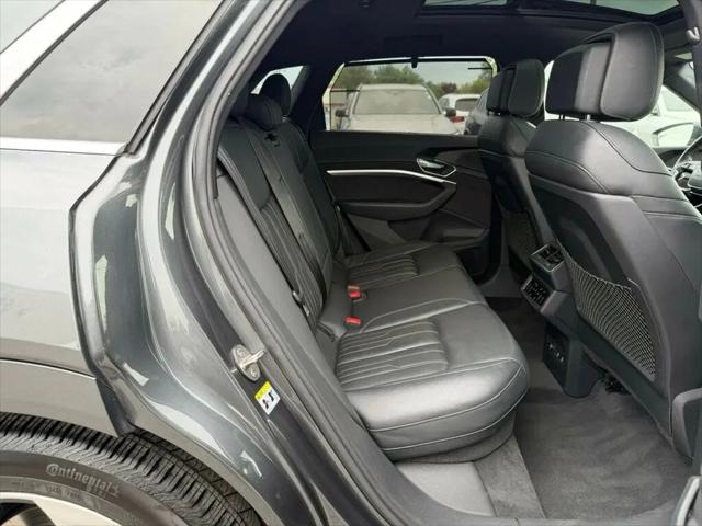 2019 Audi e-tron Premium Plus