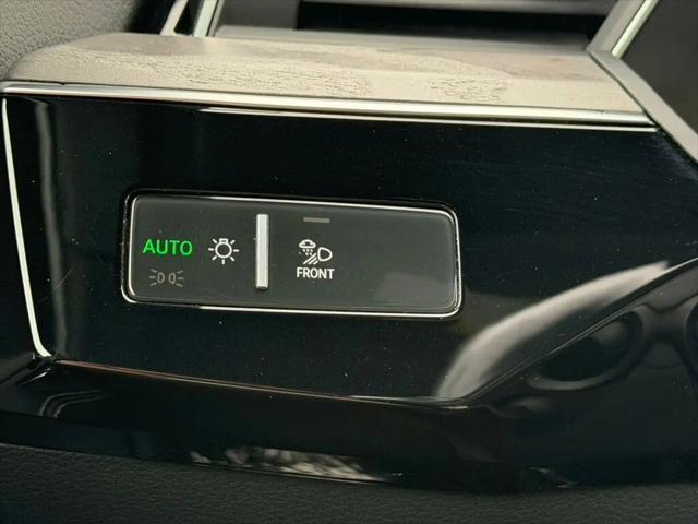 2019 Audi e-tron Premium Plus