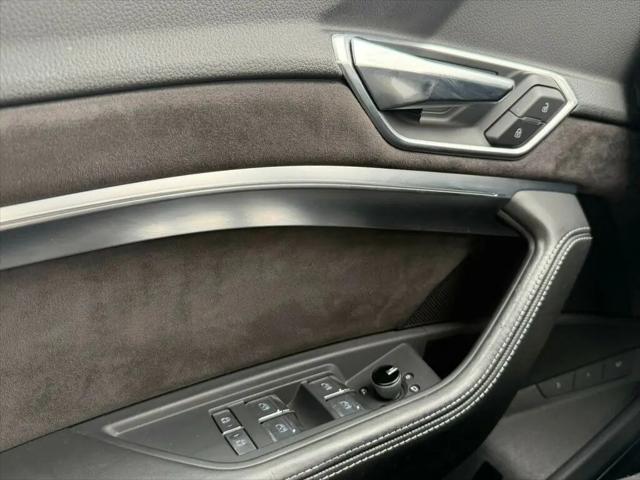 2019 Audi e-tron Premium Plus