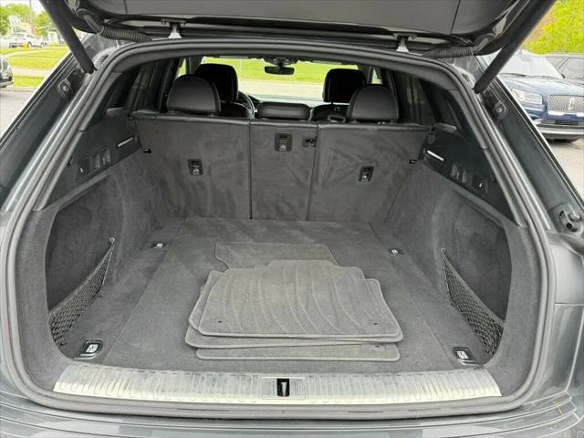 2019 Audi e-tron Premium Plus