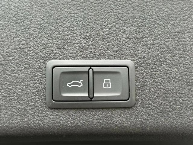 2019 Audi e-tron Premium Plus