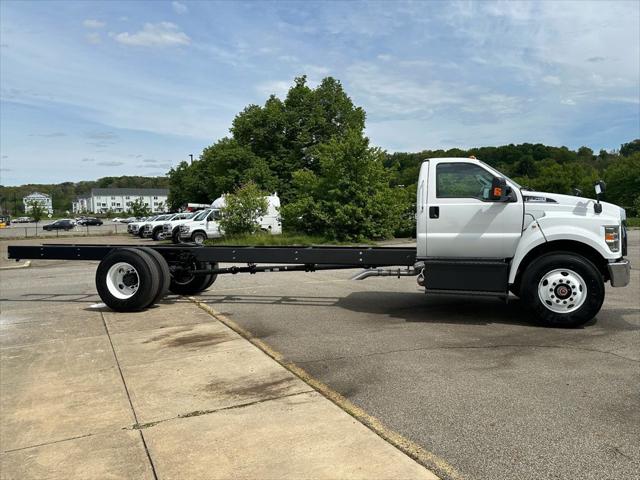2027 Ford F-750 Base