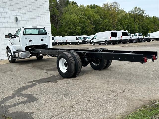 2027 Ford F-750 Base