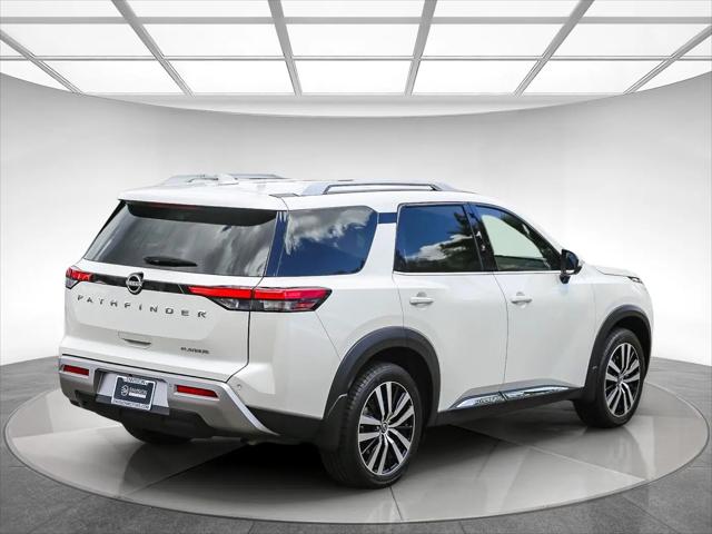 2023 Nissan Pathfinder Platinum FWD