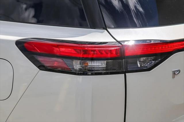 2023 Nissan Pathfinder Platinum FWD