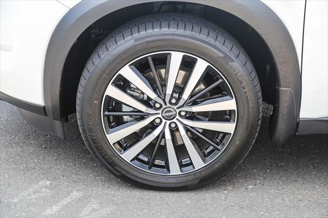 2023 Nissan Pathfinder Platinum FWD