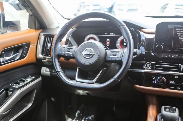 2023 Nissan Pathfinder Platinum FWD
