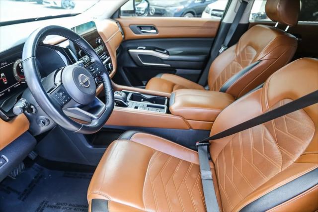 2023 Nissan Pathfinder Platinum FWD