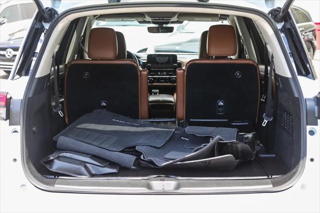 2023 Nissan Pathfinder Platinum FWD