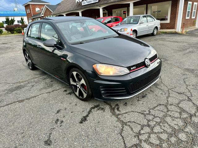 2015 Volkswagen Golf GTI 2.0T SE 4-Door